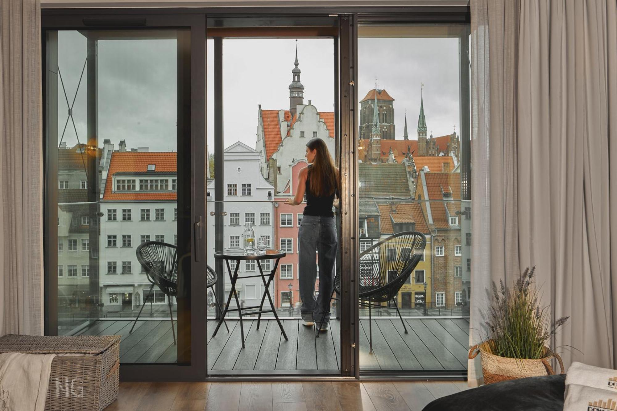 Deo Plaza Boutique Apartments By Downtown Apartments