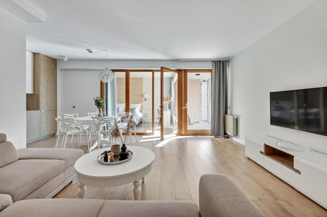 Aura - Riverside & Parking By Downtown Apartments